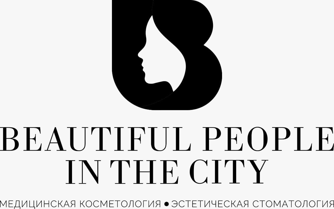 Beautiful people in the city